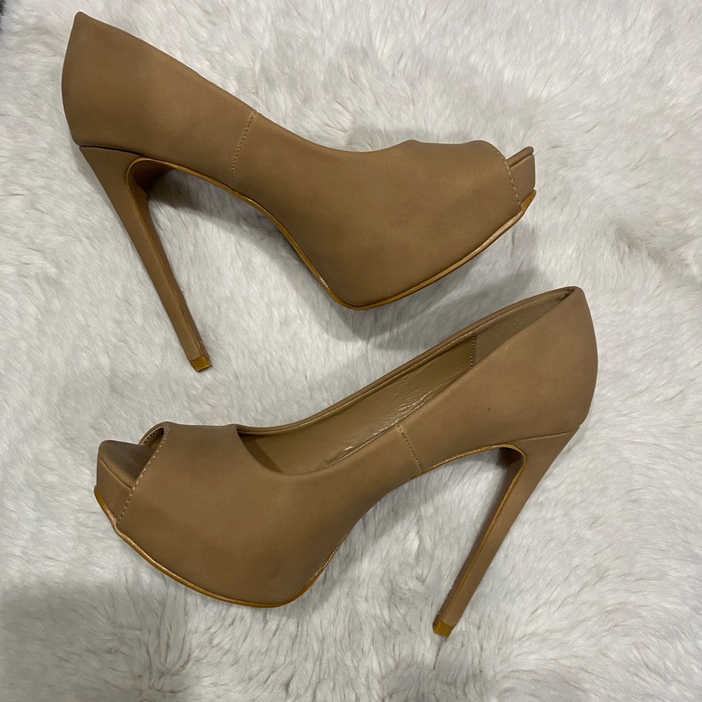 Wee boo size 7.5 (big 7.5) high heels tan/nude in color,